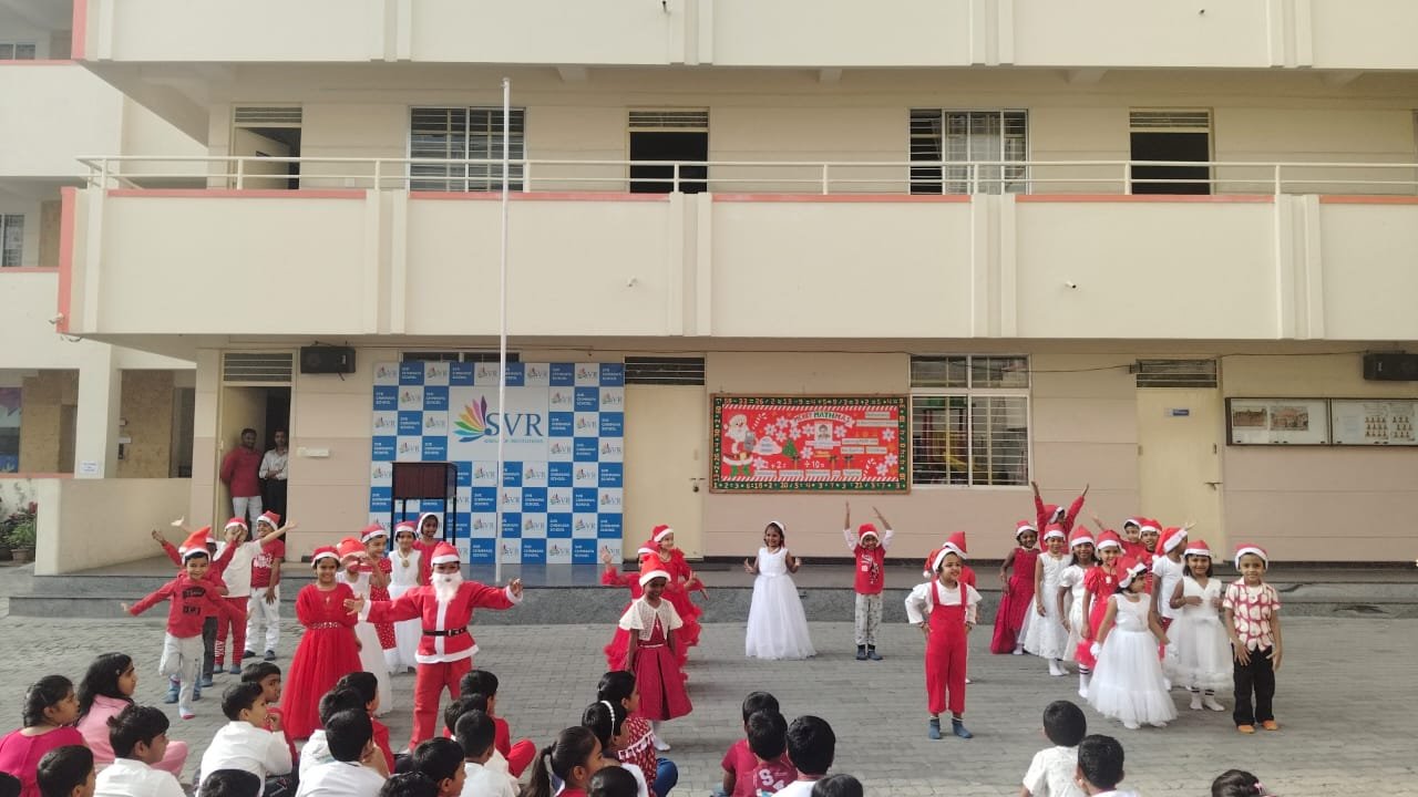 Students celebrating Christmas - image 10