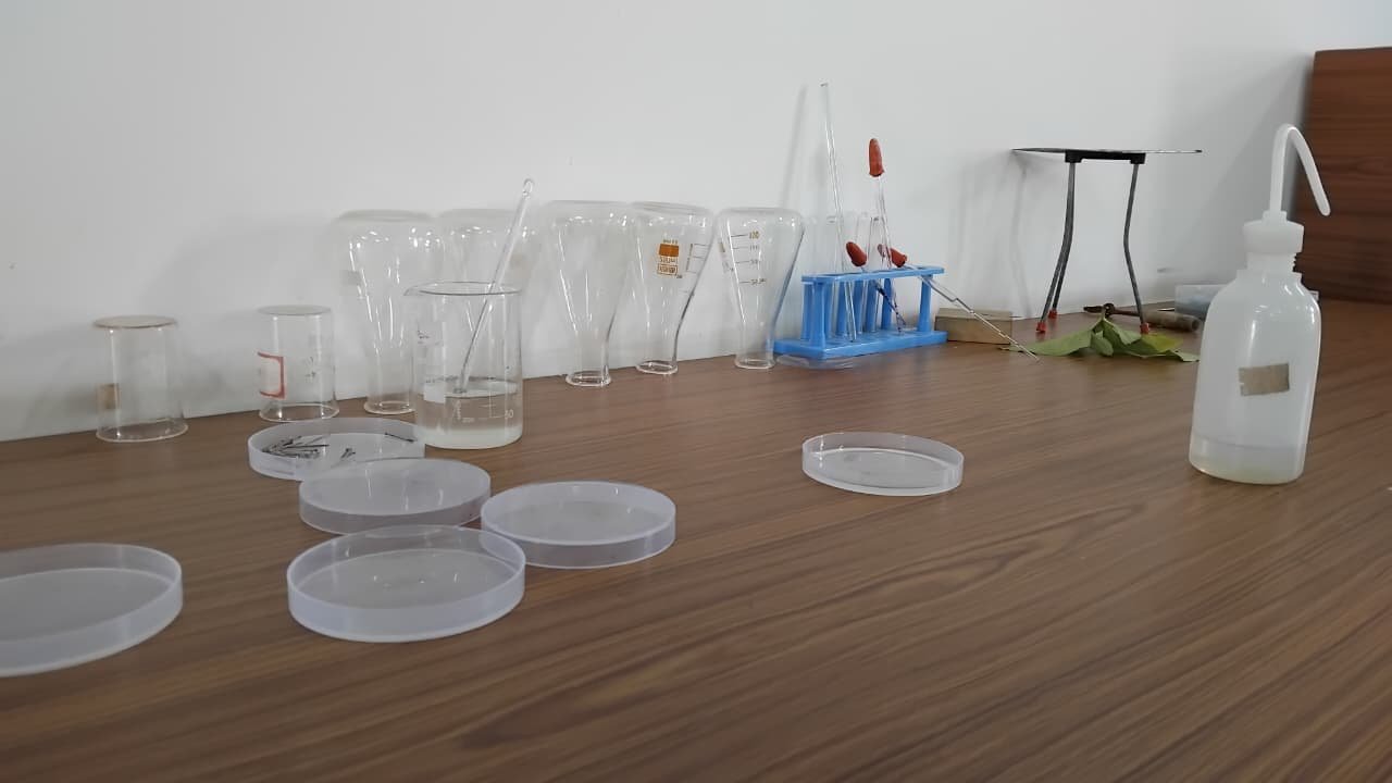 biology lab image